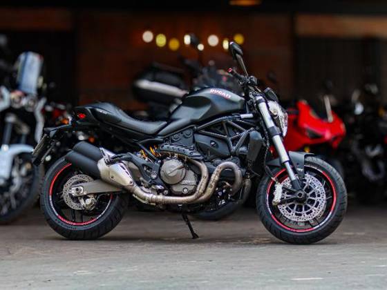 DUCATI MONSTER 821 